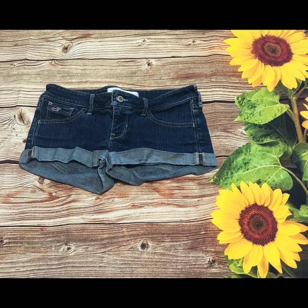 blue short jean shorts